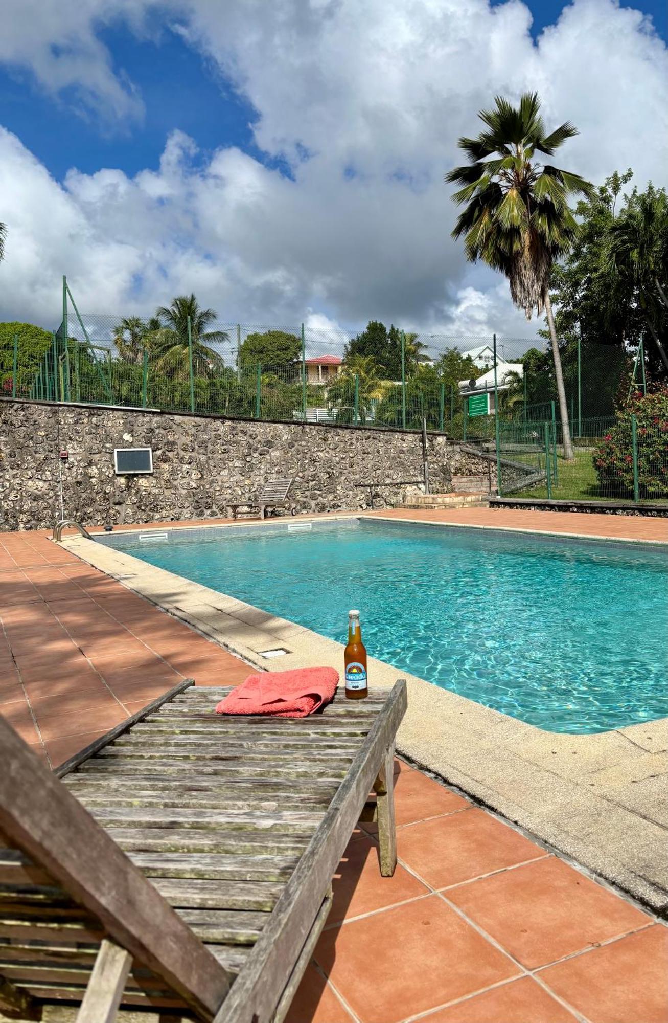 Spacieux Avec Piscine, 5 Minutes A Pied Des Plages - F1 Bis Le Gosier (Grande-Terre)