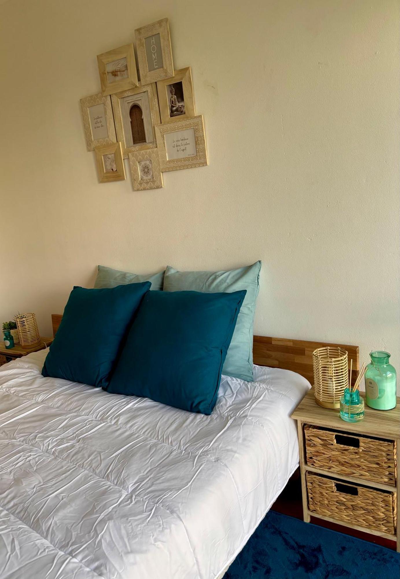 Spacieux Avec Piscine, 5 Minutes A Pied Des Plages - F1 Bis Appartement *